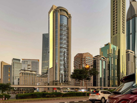 Бизнес-центр Al Saqr Business Tower