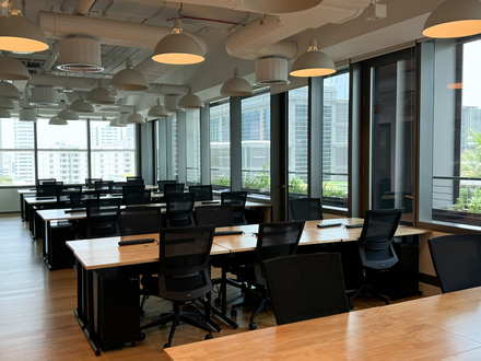 Коворкинг WeWork One Central - 1350.00